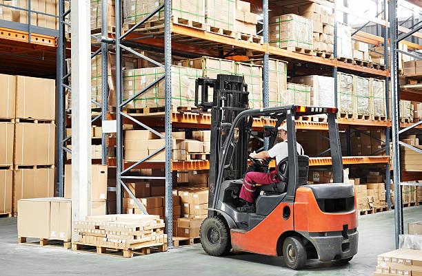 Guia Completo sobre Empilhadeiras Industriais: Benefícios e Aplicações