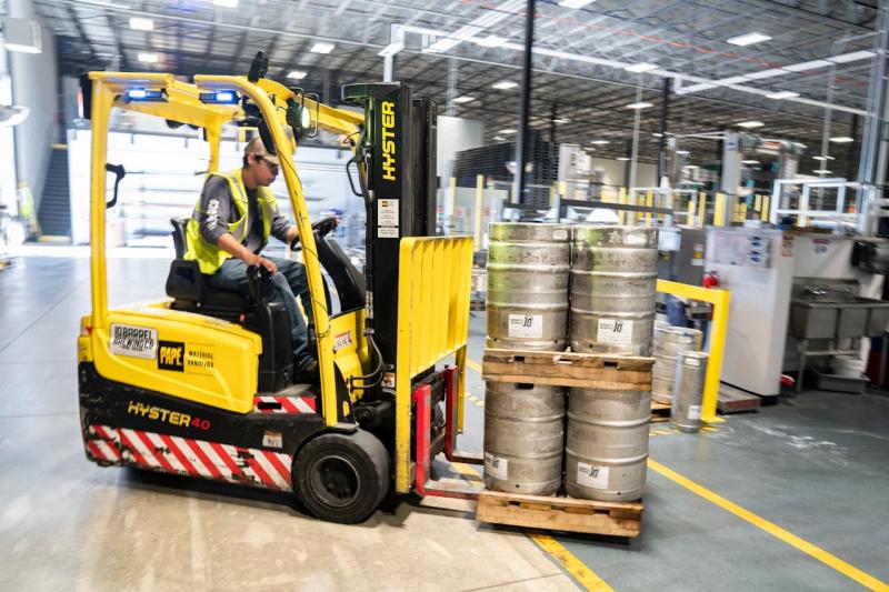 A importância das empilhadeiras no setor logístico